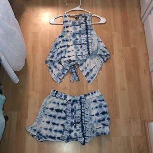 Two piece set perfect for outdoors. Very comfy.
